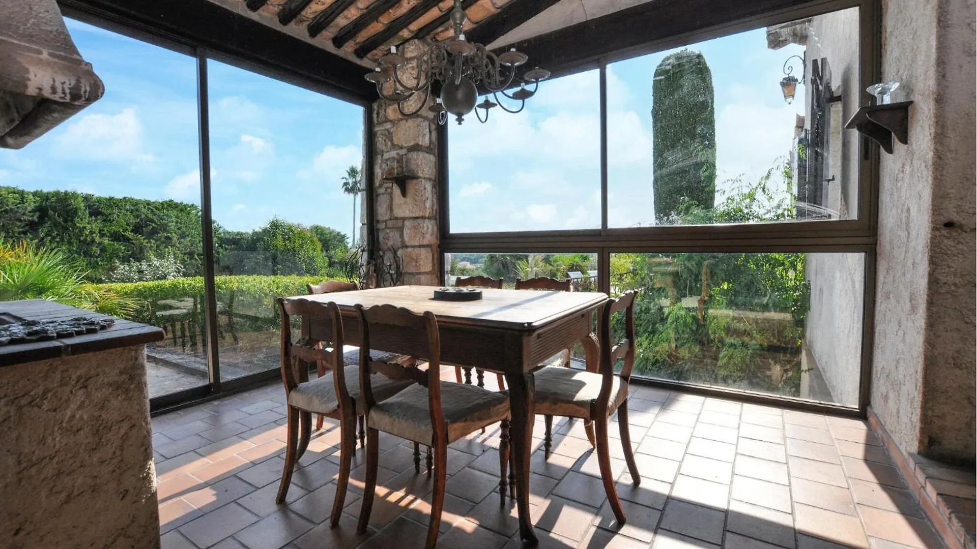 Nice Home In Antibes With Private Swimming Pool, Can Be Inside Or Outside 0*,